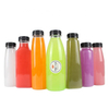 Маленькие пластиковые бутылки для свежевыжатого сока